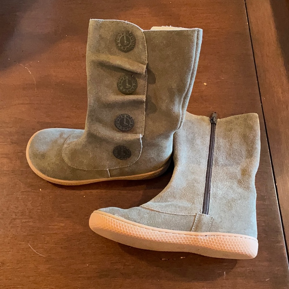 Livie and Luca size 1 taupe suede boots